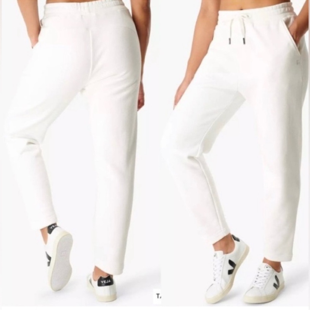 Sweaty Betty Essentials Taper Jogger‎ in White Size L